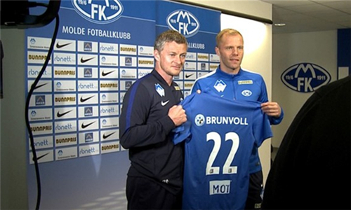 状态低迷遭遇三连平，皇马丢掉西甲积分榜榜首（三连平状态不佳，皇马让出西甲榜首）