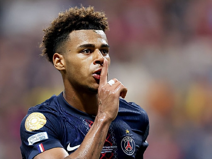 篮球勇士老将续约一年，球迷大呼：值得（勇士与老将再续一年，球迷直呼太值了）