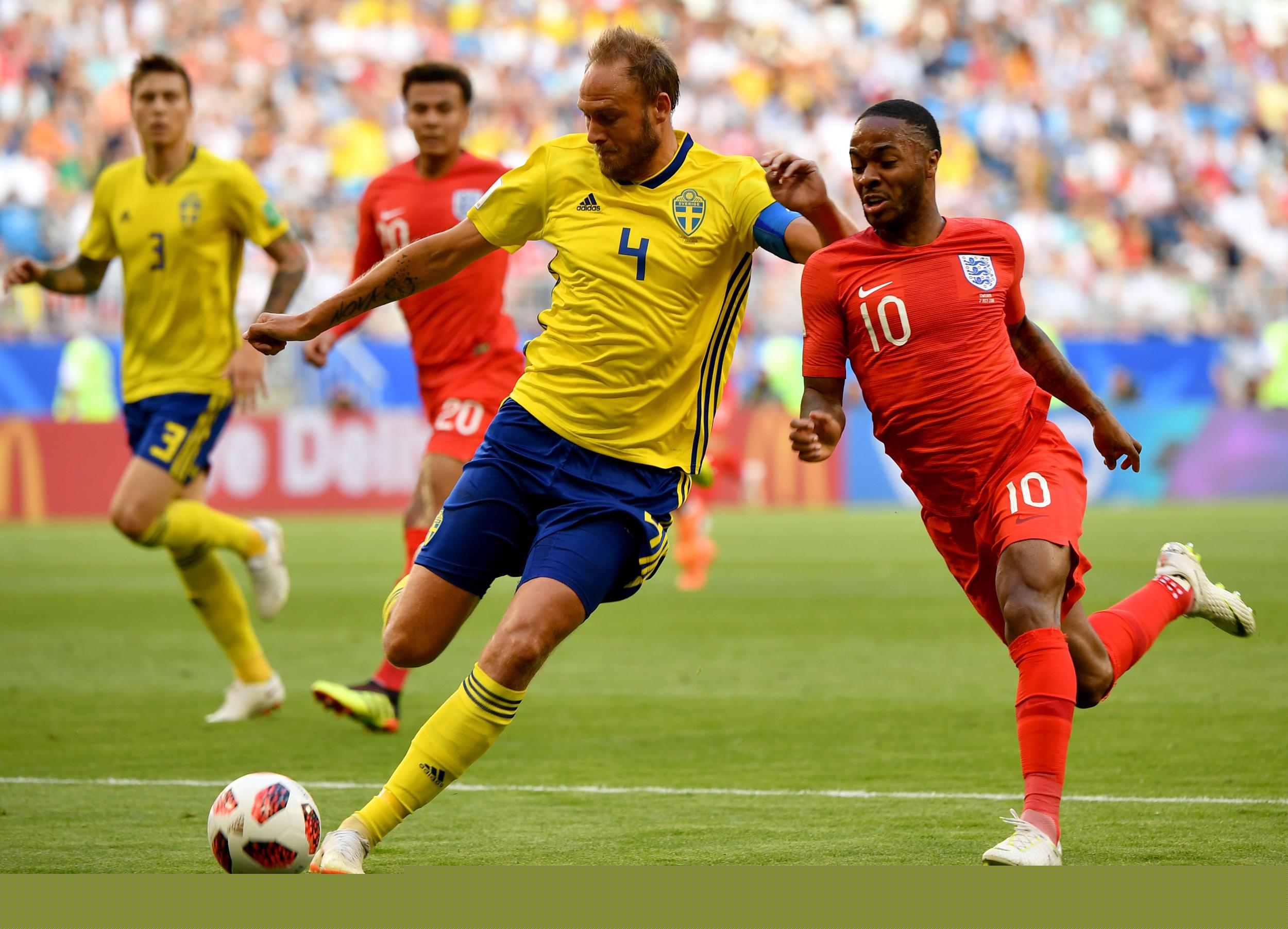 神勇扑点保住胜果，迈尼昂当选米兰vs罗马全场最佳（扑出点球守住胜利，迈尼昂获评米兰战罗马全场最佳）