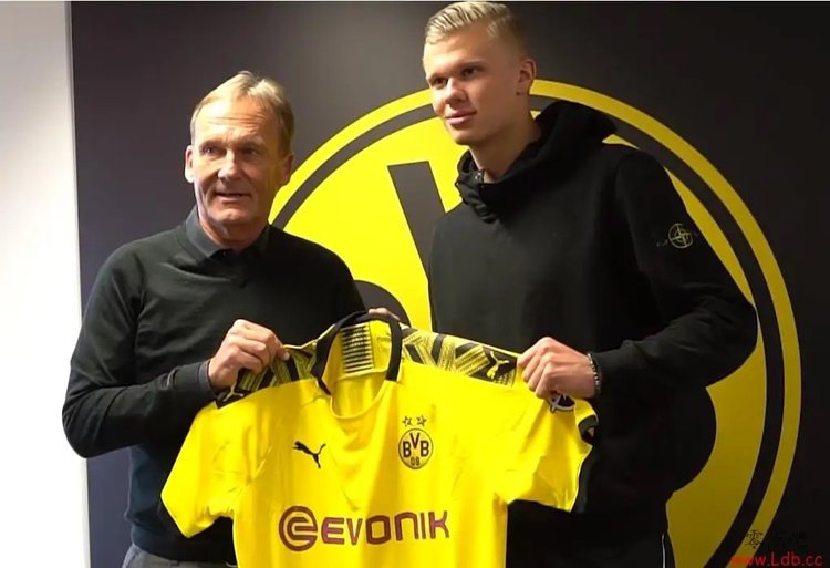 官方：巴萨新星诺莫科缺席12个月，球员已接受韧带手术（巴萨官方：小将诺莫科接受韧带手术，预计缺席一年）