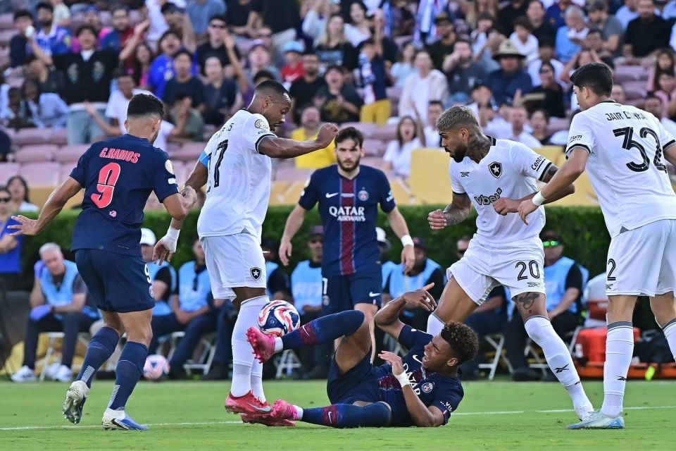 辽宁的冬天也太全面了 冬季海上挑战赛激情开赛 助力打造大连“冬泳之都”（辽宁冬季百态尽显：海上挑战赛热血开赛，助力大连打造“冬泳之都”）