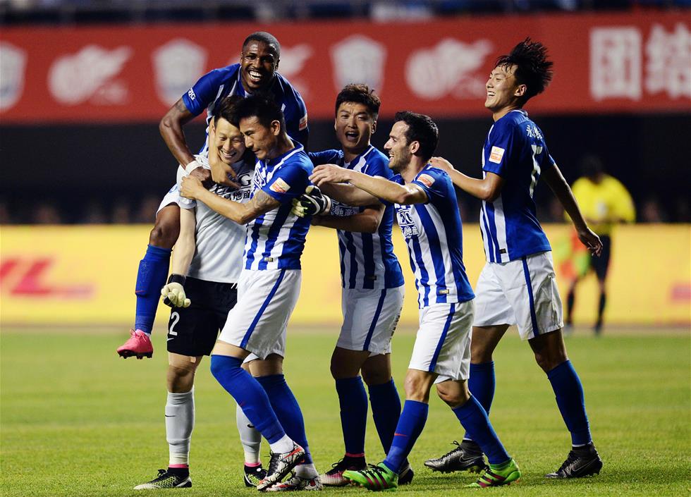 伯纳乌变装，现代化球场伯纳乌＂秒变＂橄榄球比赛场地（伯纳乌华丽变身：现代化球场一键切换橄榄球赛场）