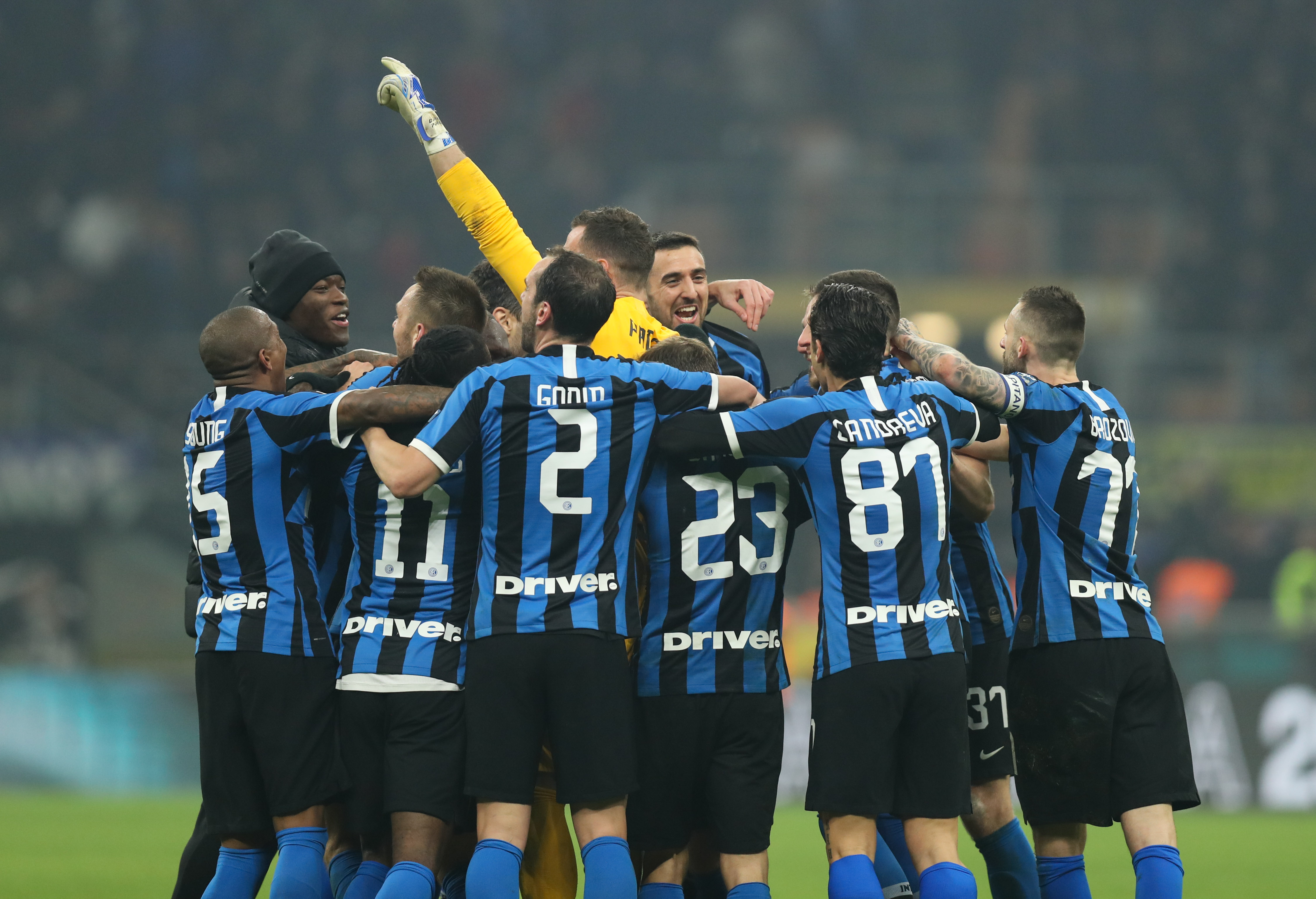 你礼貌吗！戈贝尔让杰伦·布朗跟自己一样剃成光头（戈贝尔调侃杰伦·布朗：剃个光头，和我同款造型）