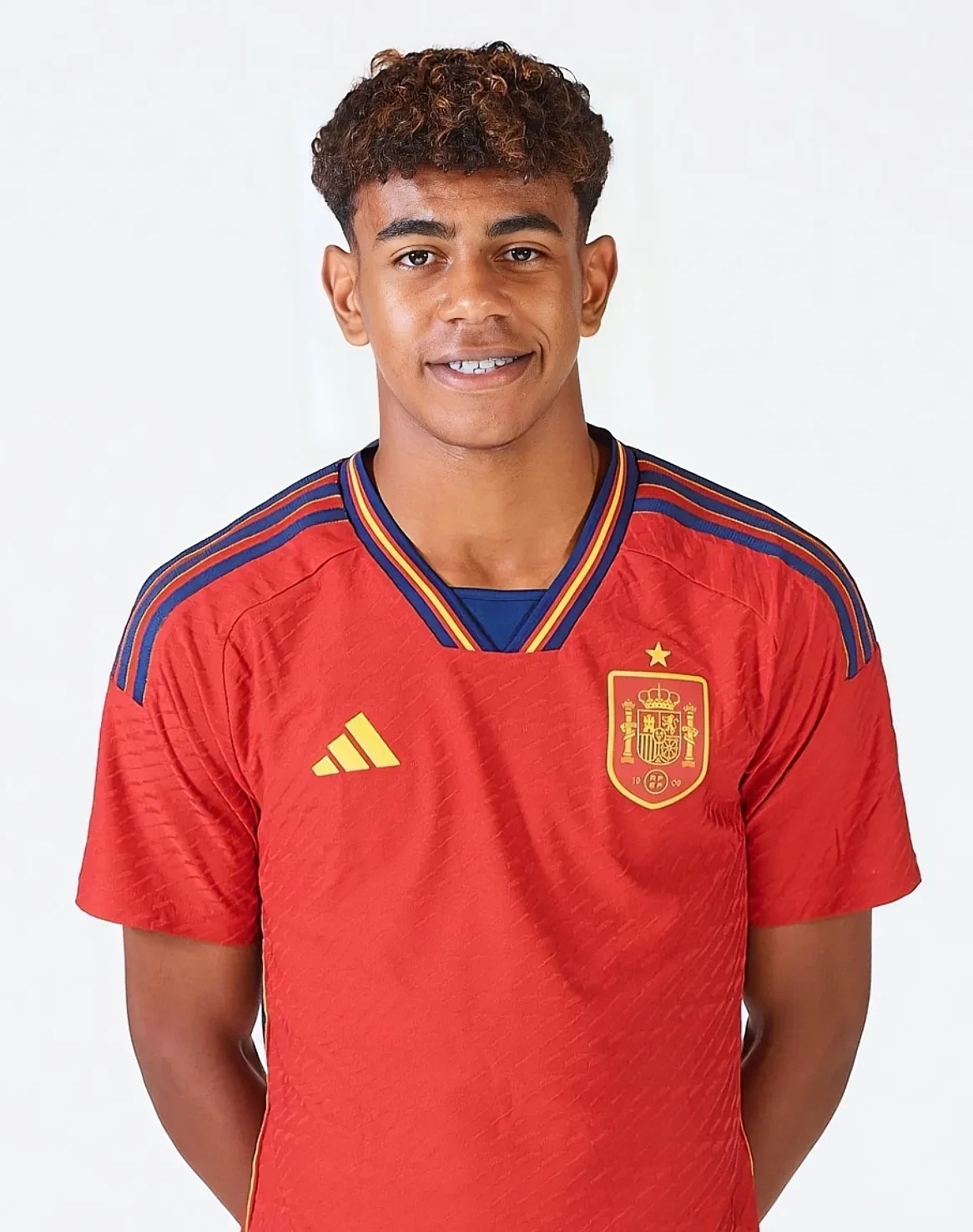 能否做到？拜仁有望成为首支欧冠客战巴黎取得三连胜的球队（拜仁冲击历史：有望成欧冠首支客场对巴黎实现三连胜的球队）