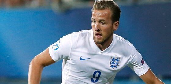 全网首发，足球纪录电影《决战梭鱼湾》明日12：00登陆爱奇艺（足球纪录电影《决战梭鱼湾》将于明日12：00独家登陆爱奇艺）