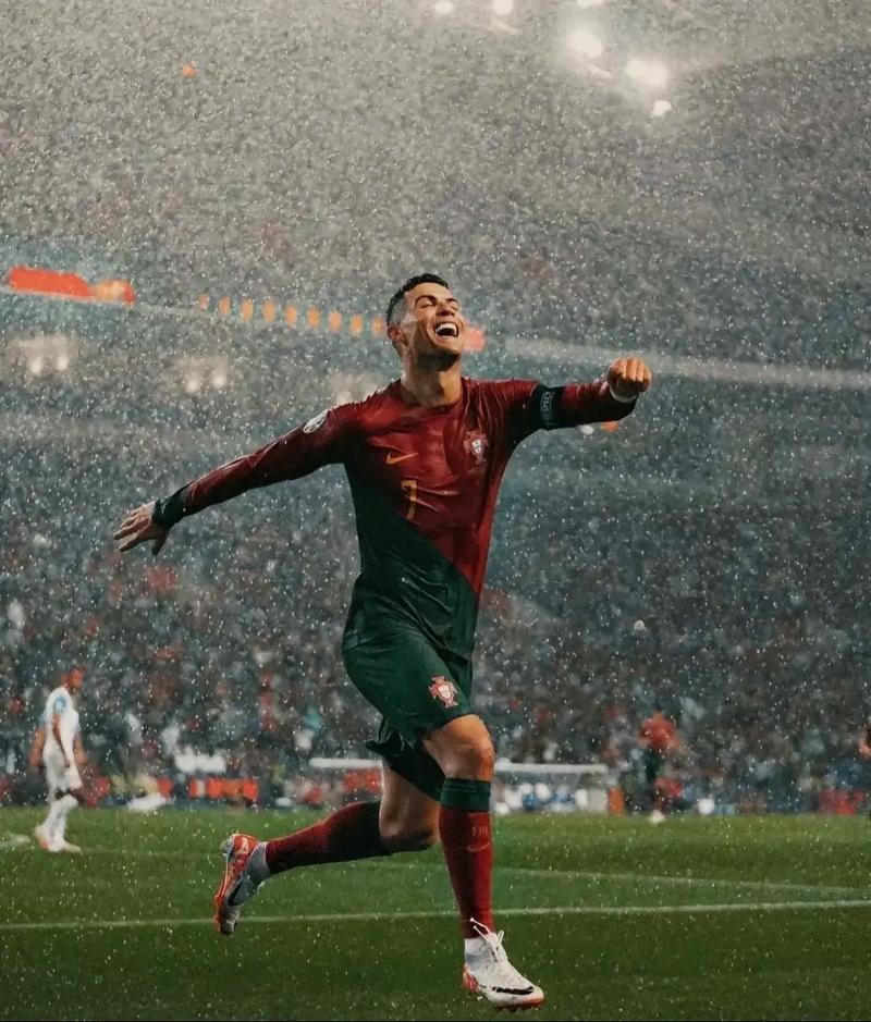 如愿以偿！邵佳一曾说成为国足主帅是最高梦想（梦想成真！邵佳一曾言执教国足是他最大的夙愿）