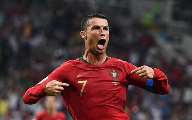 威尼斯客场1比1战平阿维利诺，斯特罗帕带队取分（斯特罗帕率威尼斯客场1-1战平阿维利诺，成功拿分）