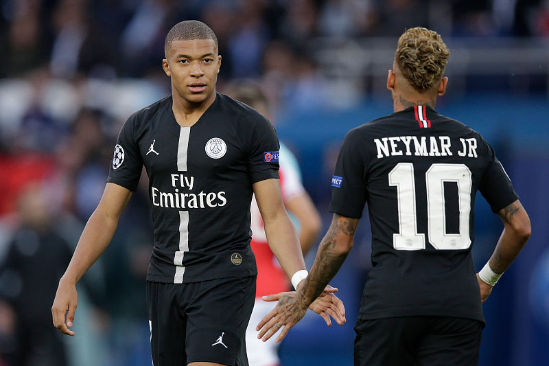 人生啊！澳波5月夺欧联6月从热刺下课，9月上任森林10月再遭解雇（命途多舛！澳波5月捧欧联、6月告别热刺，9月执掌森林却于10月再下课）