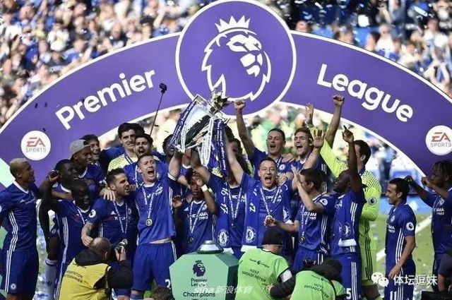 00后巅峰对决，ATP年终总决赛“辛卡决”，辛纳卫冕（00后巅峰相逢：ATP年终总决赛上演“辛卡大战”，辛纳成功卫冕）